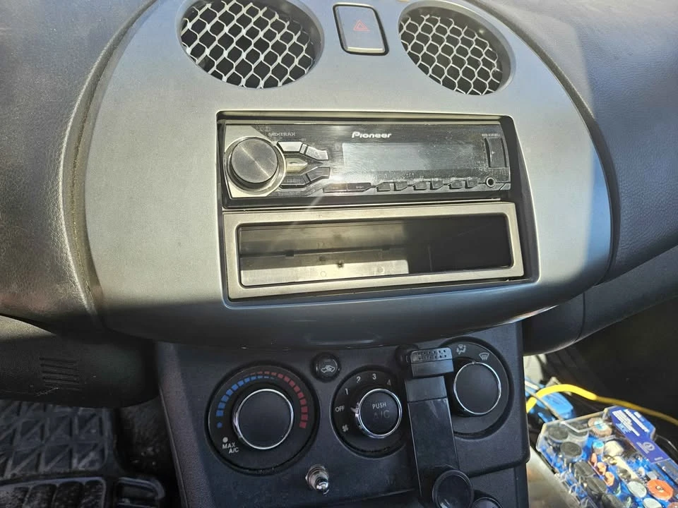 2006 Mitsubishi Eclipse 4th Gen - Image 9 of 16