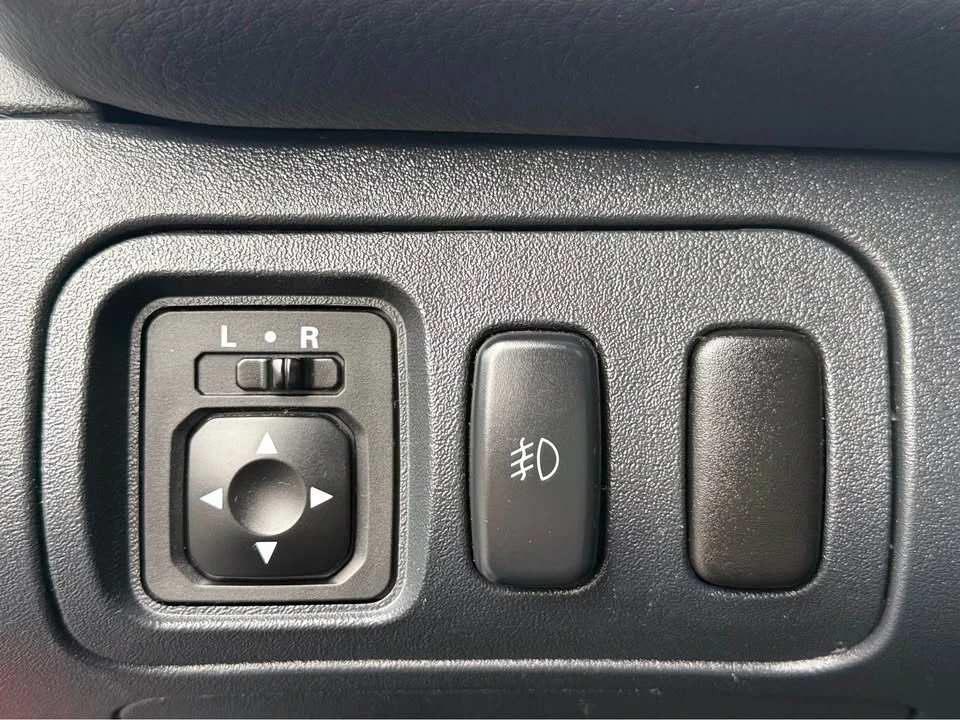 2006 Mitsubishi Eclipse 4th Gen - Image 10 of 15