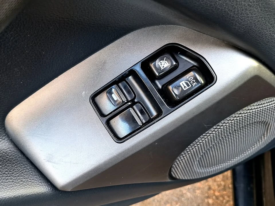 2006 Mitsubishi Eclipse 3rd Gen - Image 11 of 18