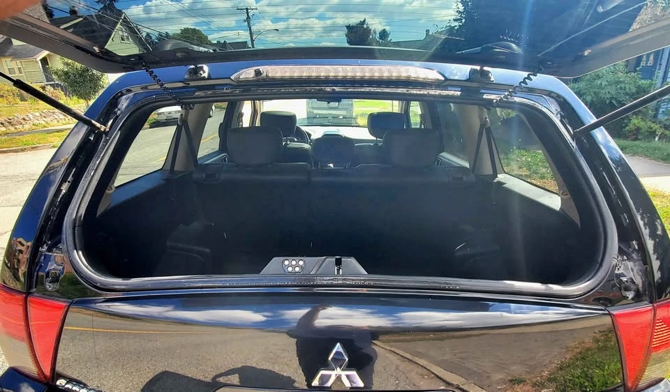 2006 Mitsubishi Endeavor - Image 13 of 20