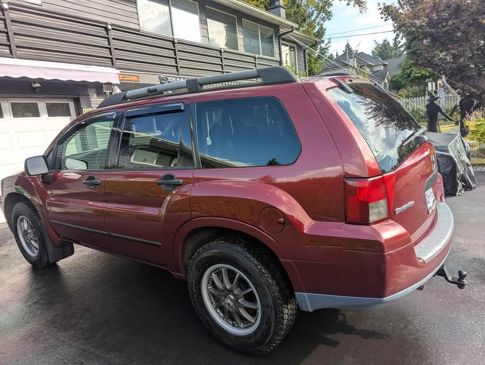 2006 Mitsubishi Endeavor - Image 3 of 8