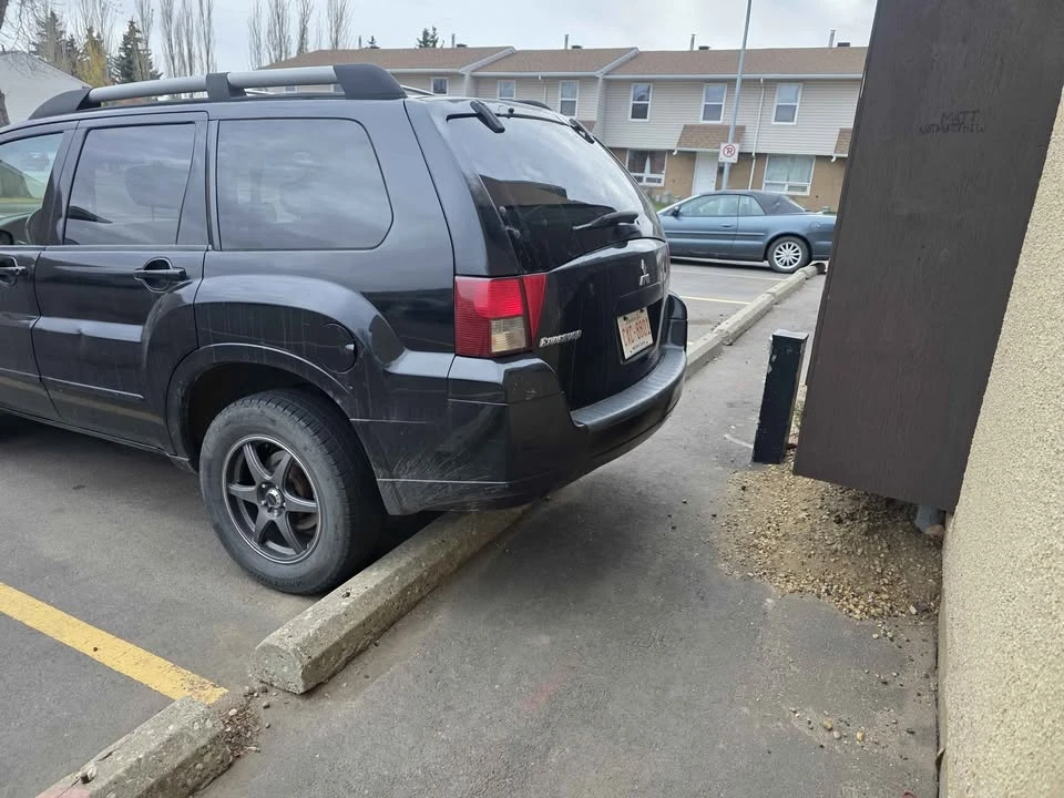 2006 Mitsubishi Endeavor - Image 3 of 4