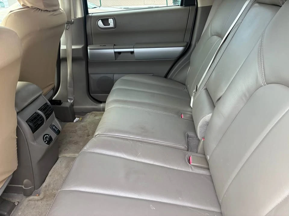 2006 Mitsubishi Endeavor - Image 3 of 5