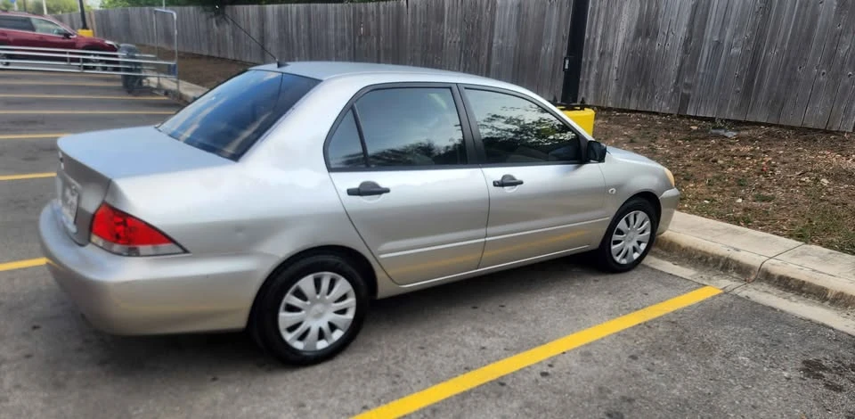 2006 Mitsubishi Lancer 8th Gen - Image 3 of 11
