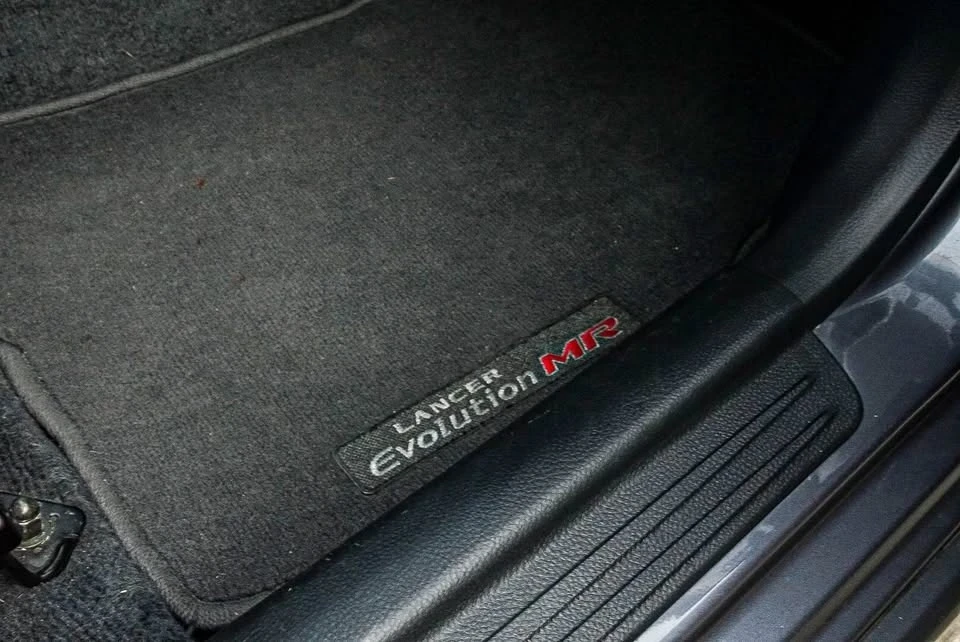 2006 Mitsubishi Lancer Evolution IX 8th Gen - Image 13 of 19