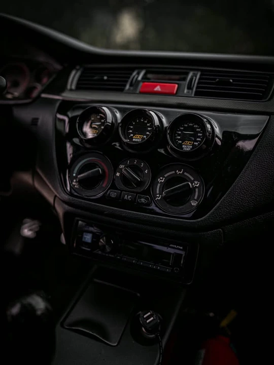 2006 Mitsubishi Lancer Evolution IX 8th Gen - Image 9 of 13