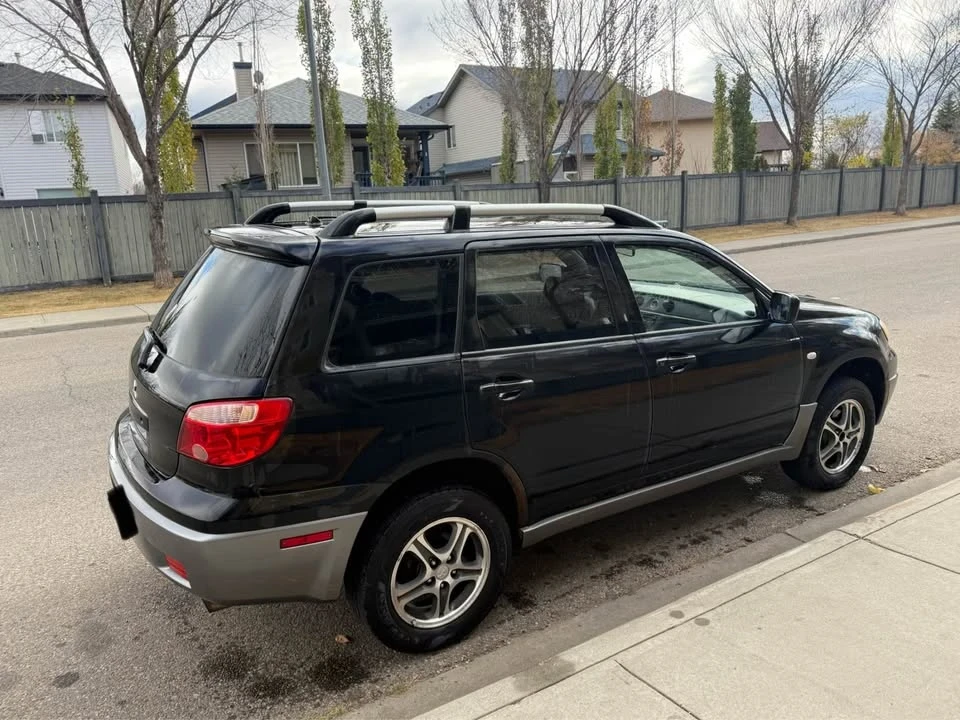 2006 Mitsubishi Outlander - Image 5 of 9