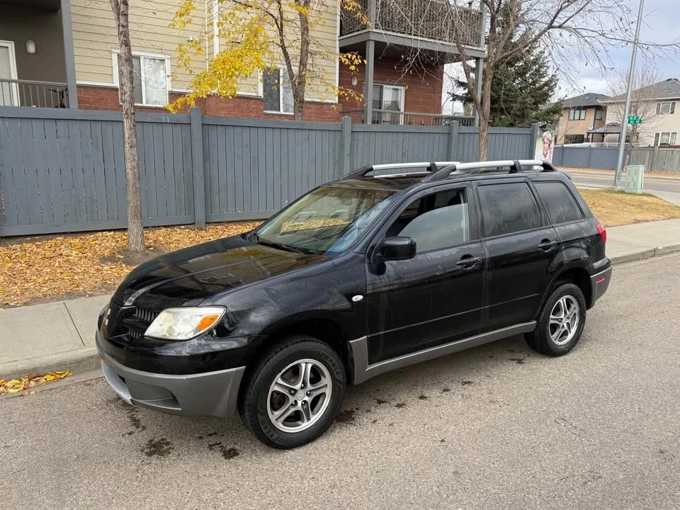 2006 Mitsubishi Outlander - Image 2 of 9