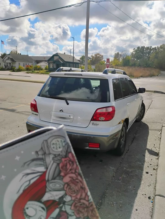 2006 Mitsubishi Outlander - Image 2 of 6
