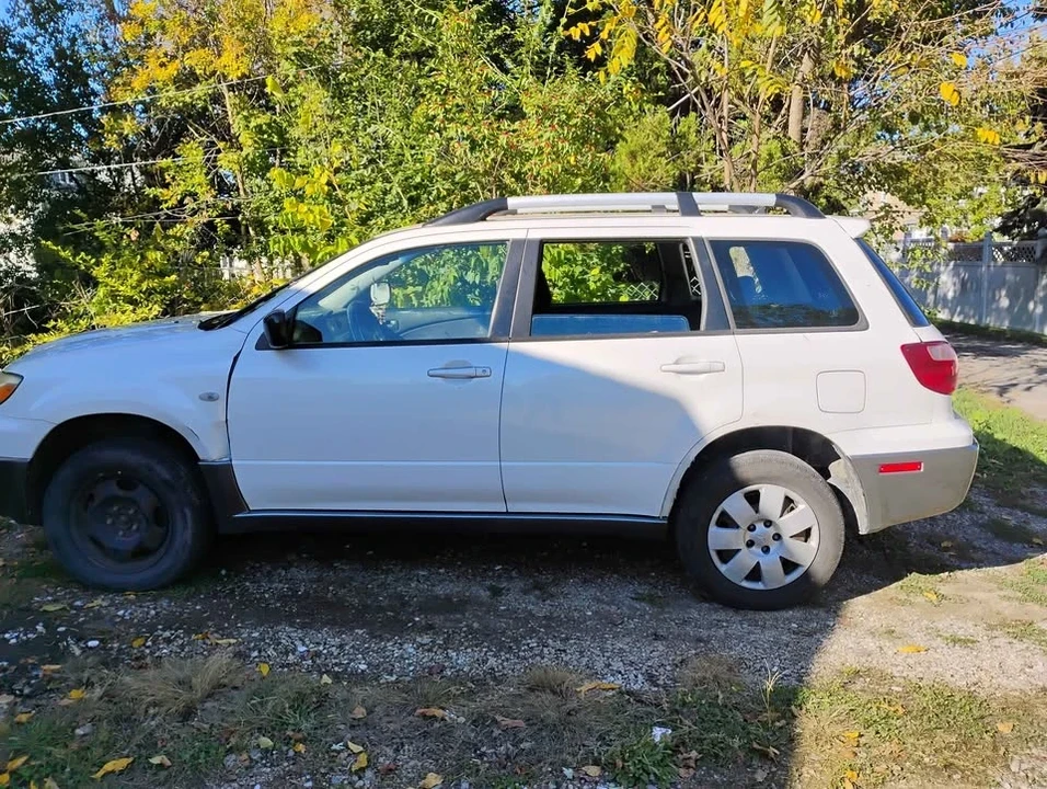 2006 Mitsubishi Outlander - Image 7 of 7