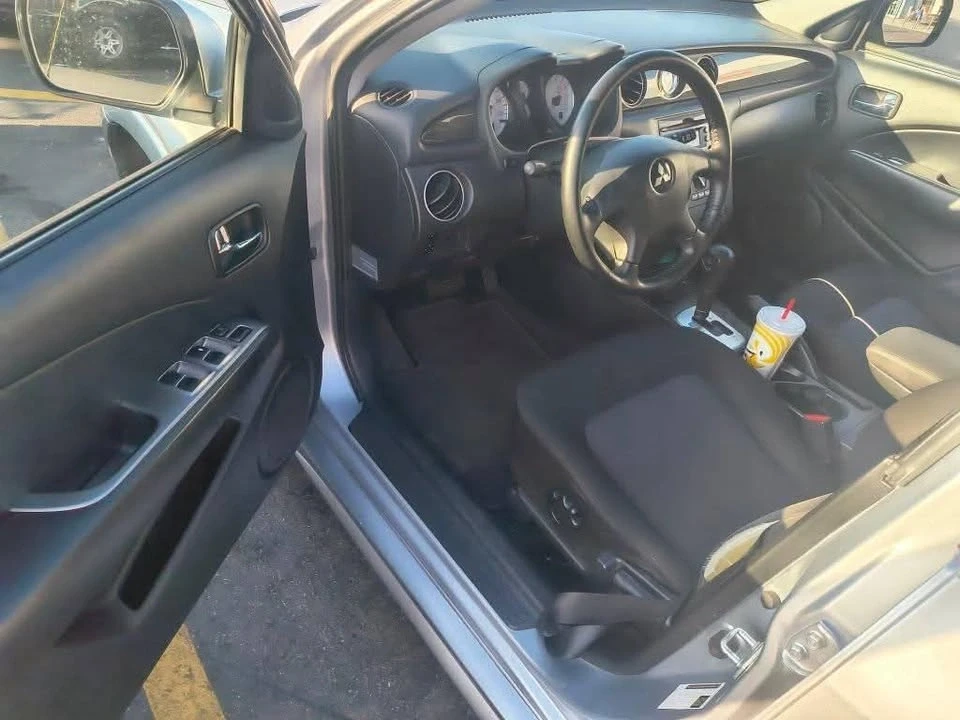 2006 Mitsubishi Outlander - Image 3 of 5