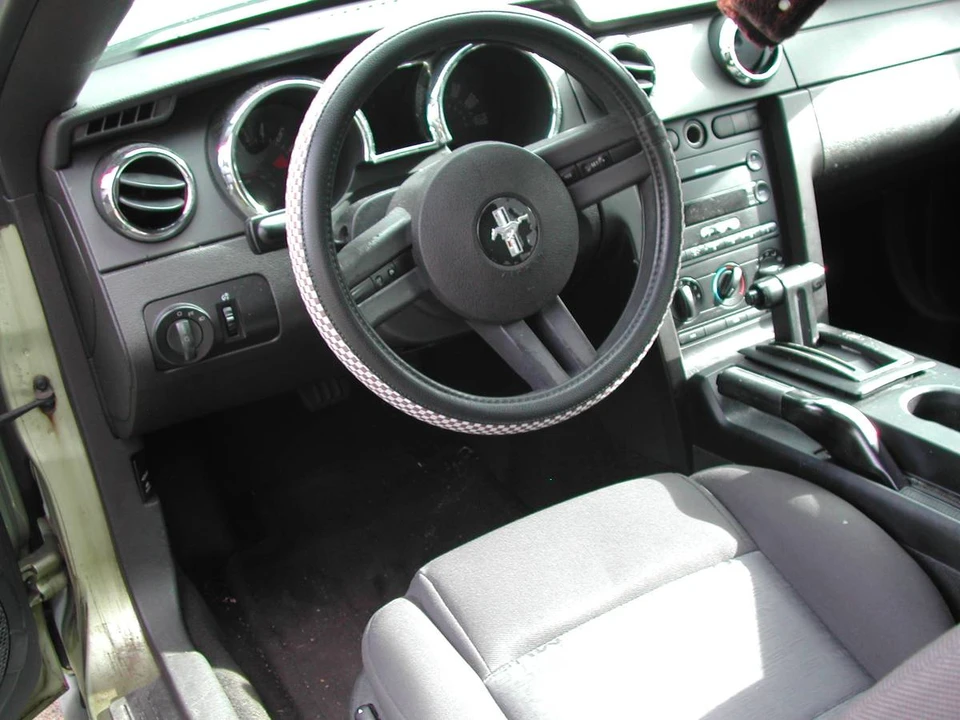 2006 Ford S197 Mustang - Image 8 of 12