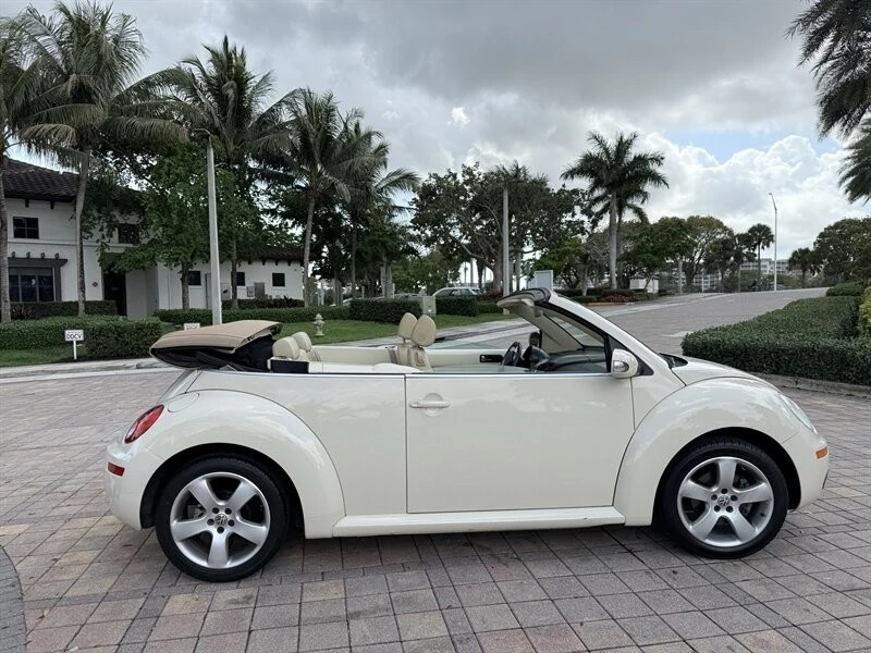 2006 Volkswagen New Beetle - Image 2 of 21