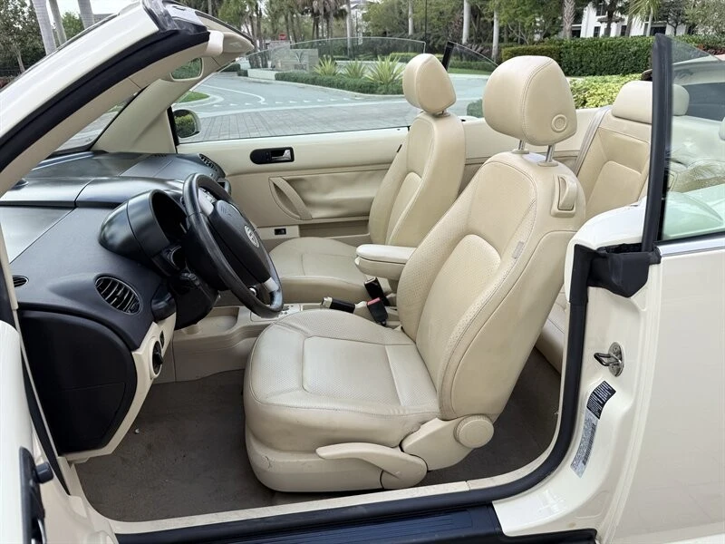 2006 Volkswagen New Beetle - Image 18 of 21