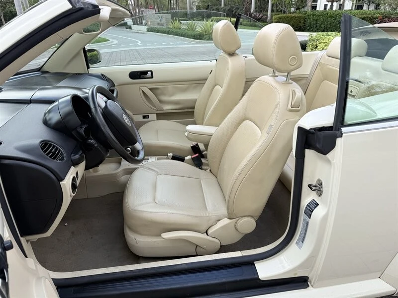 2006 Volkswagen New Beetle - Image 17 of 21