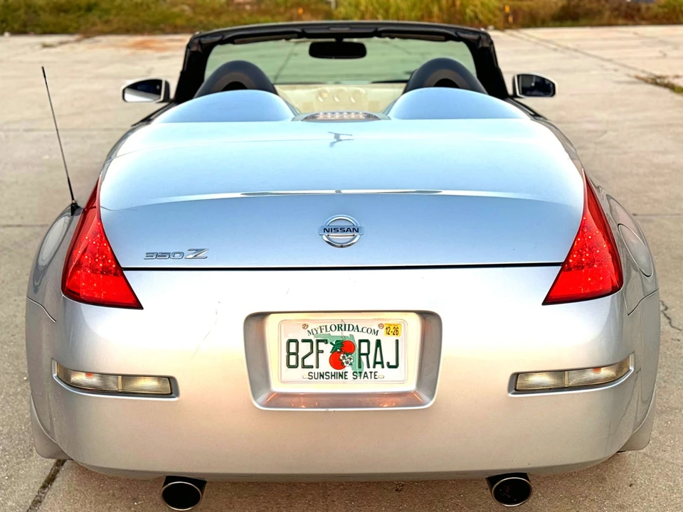 2006 Nissan 350Z 5th Gen - Image 11 of 21