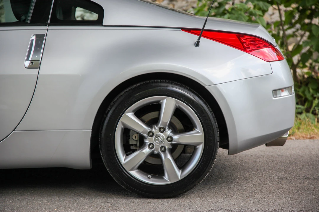 2006 Nissan 350Z 5th Gen - Image 14 of 31