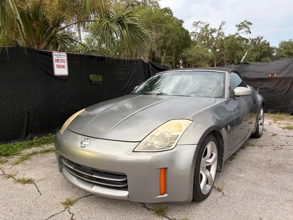 2006 Nissan Z - Image 2 of 11