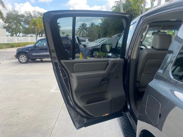 2006 Nissan Armada - Image 14 of 21