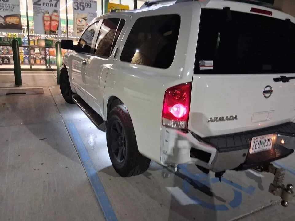 2006 Nissan Armada - Image 2 of 6