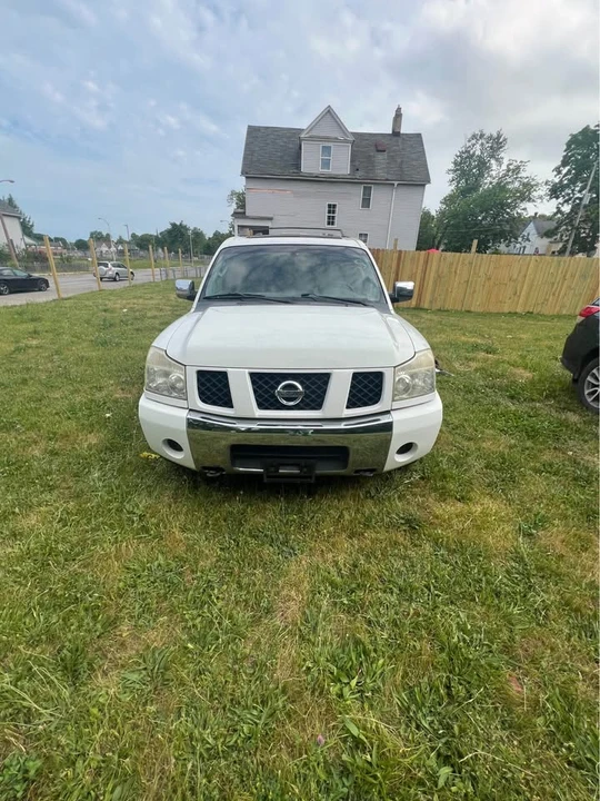 2006 Nissan Armada - Image 2 of 8