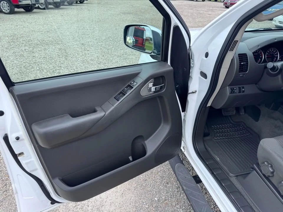 2006 Nissan Frontier 2nd Gen - Image 12 of 20