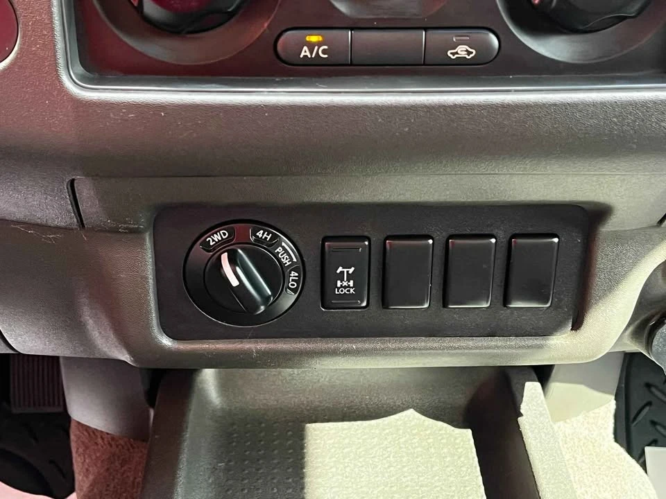 2006 Nissan Frontier 2nd Gen - Image 10 of 10