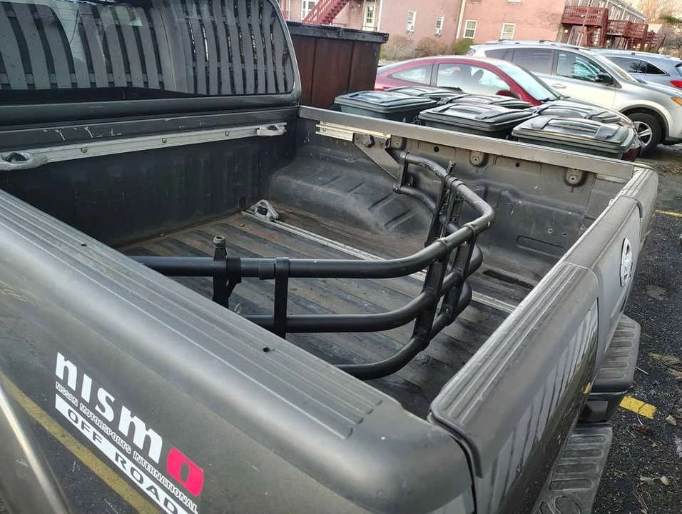 2006 Nissan Frontier 2nd Gen - Image 5 of 9
