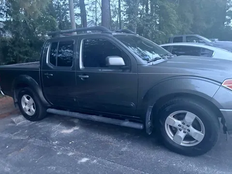 2006 Nissan Frontier Crew Cab Nismo Pickup 4D 5 ft