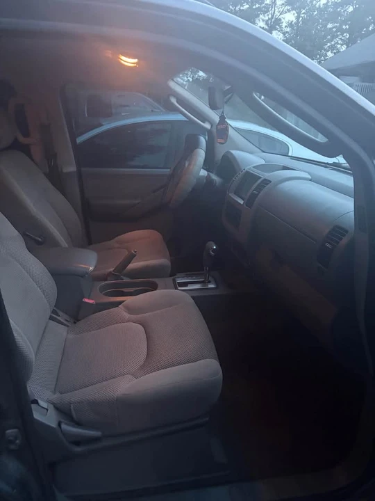 2006 Nissan Frontier 2nd Gen - Image 2 of 2
