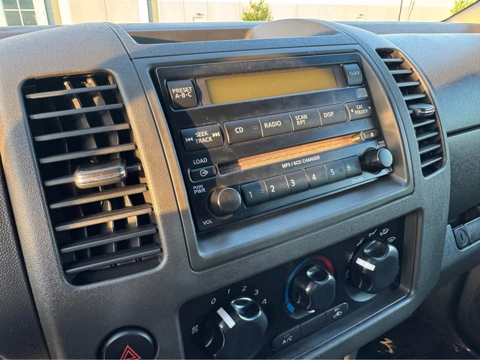 2006 Nissan Frontier 2nd Gen - Image 12 of 19