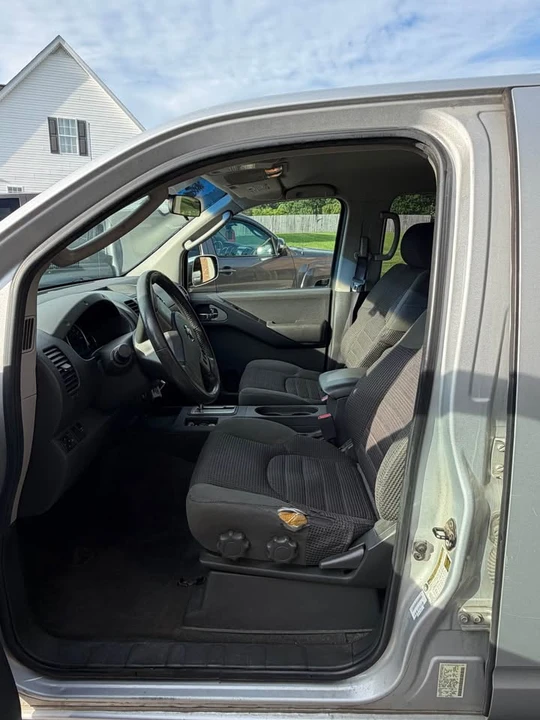 2006 Nissan Frontier 2nd Gen - Image 6 of 9