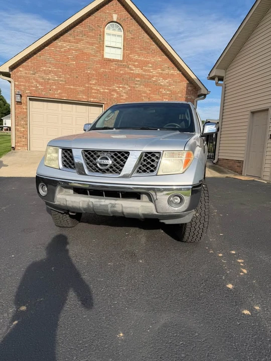 2006 Nissan Frontier 2nd Gen - Image 2 of 9