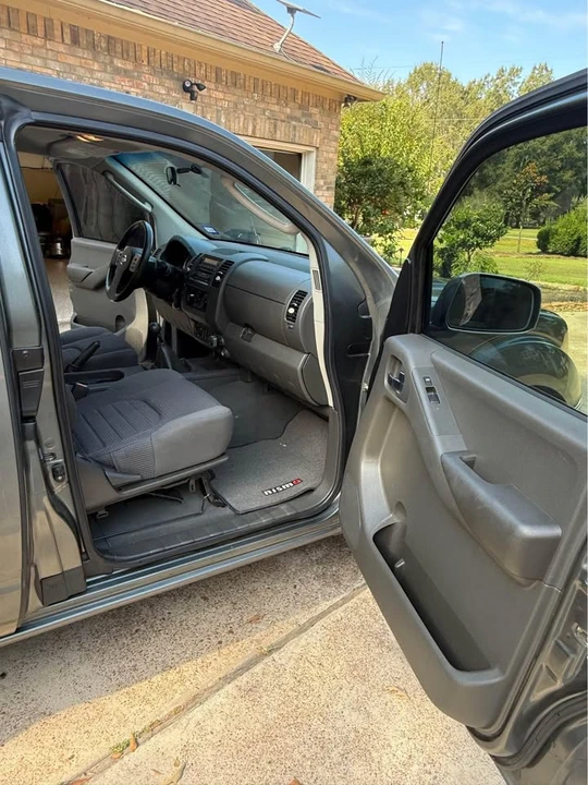 2006 Nissan Frontier 2nd Gen - Image 6 of 13