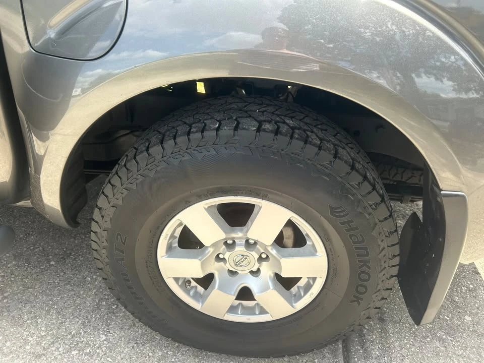 2006 Nissan Frontier 2nd Gen - Image 11 of 13