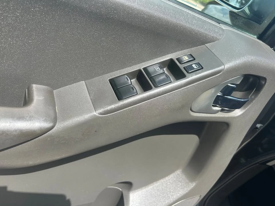 2006 Nissan Frontier 2nd Gen - Image 12 of 13