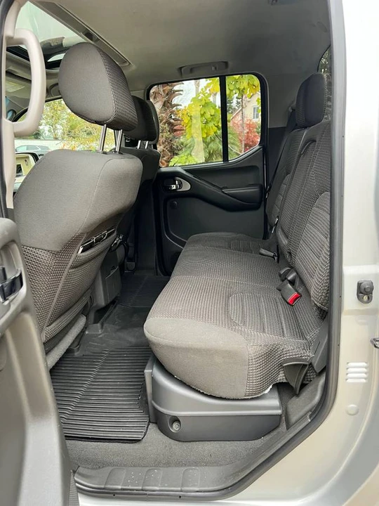 2006 Nissan Frontier 2nd Gen - Image 13 of 17