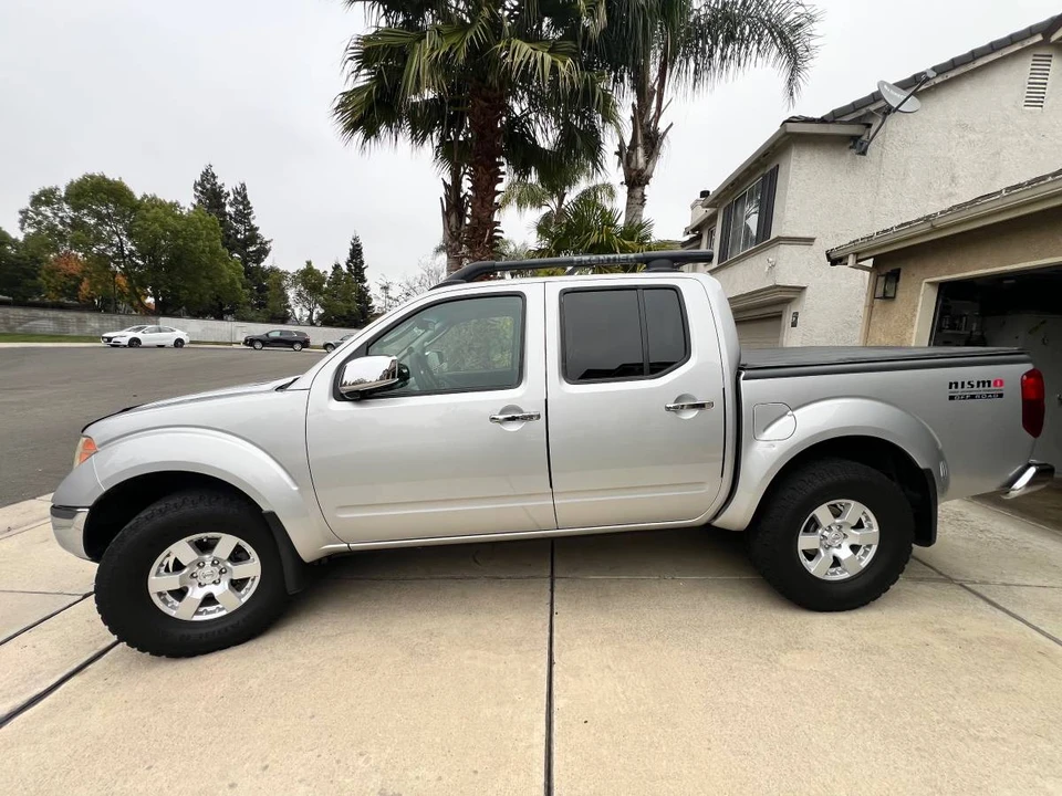 2006 Nissan Frontier 2nd Gen - Image 2 of 17