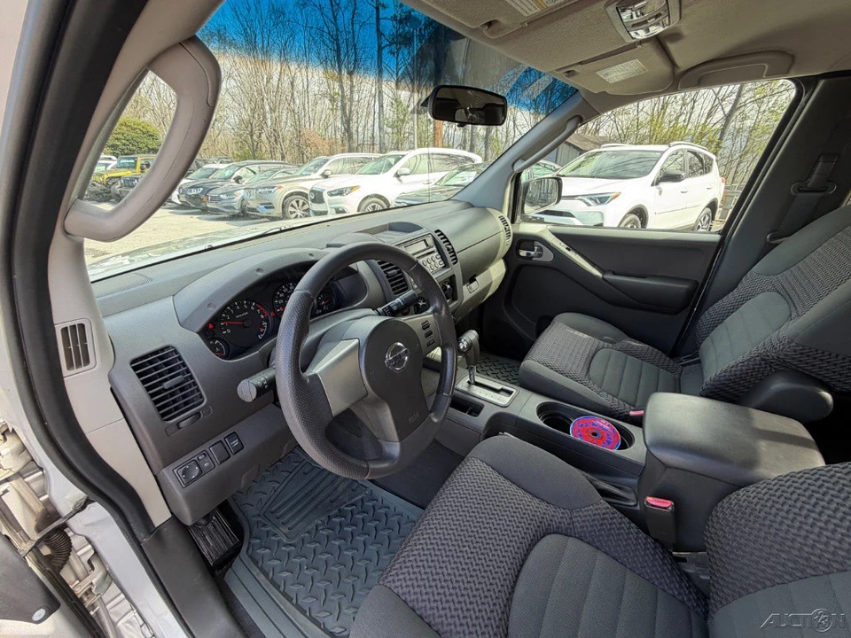 2006 Nissan Frontier 2nd Gen - Image 10 of 12
