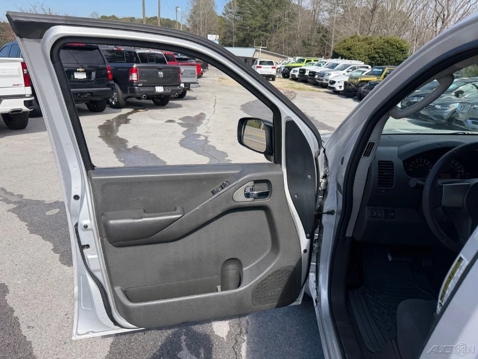 2006 Nissan Frontier 2nd Gen - Image 9 of 12