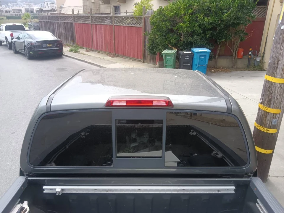 2006 Nissan Frontier 2nd Gen - Image 11 of 16
