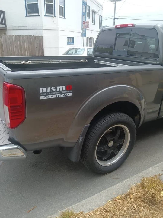 2006 Nissan Frontier 2nd Gen - Image 14 of 16