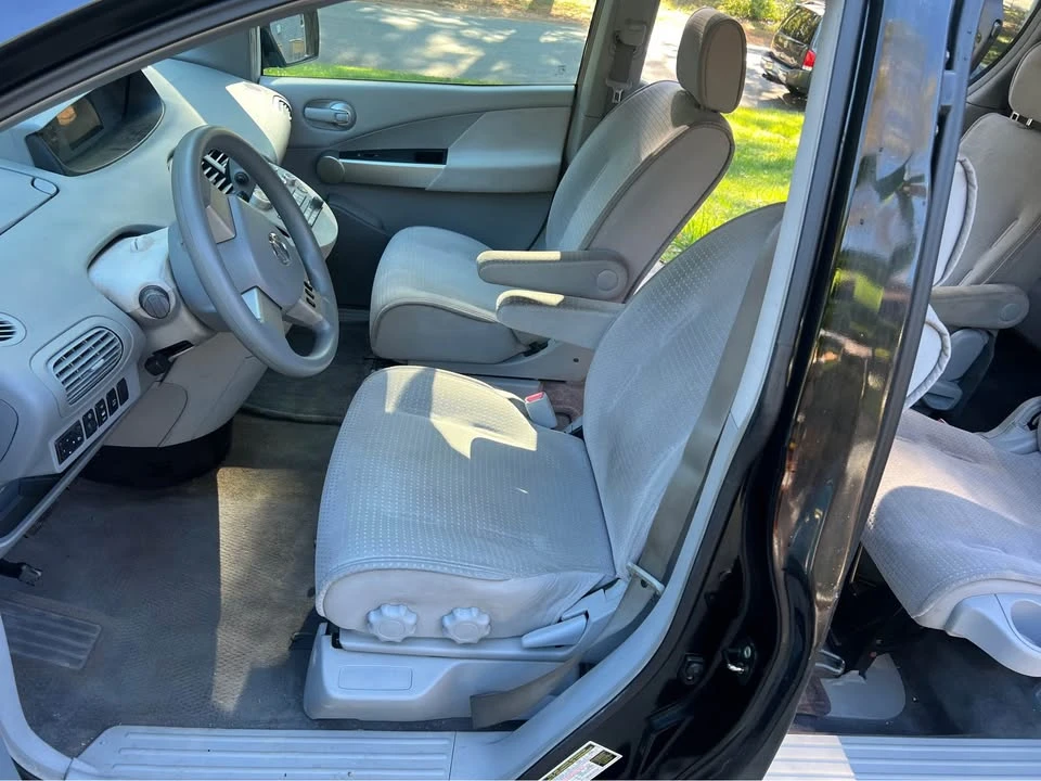 2006 Nissan Quest - Image 11 of 17