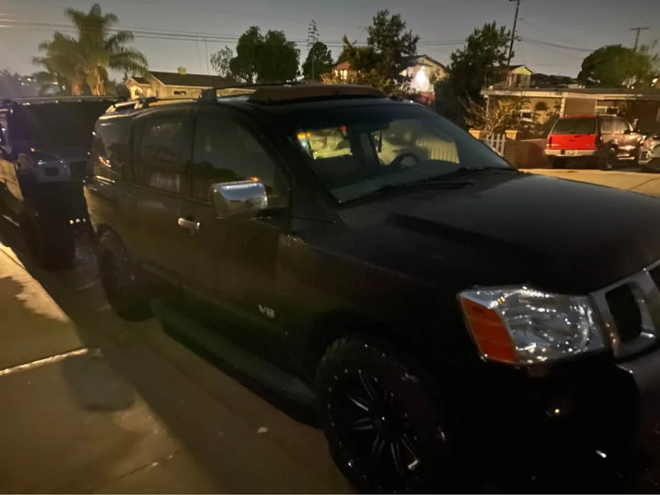 2006 Nissan Armada - Image 2 of 3