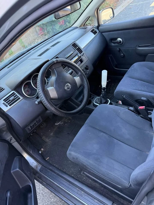 2006 Nissan Versa - Image 6 of 6