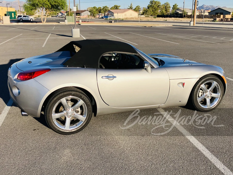 2006 Pontiac Solstice - Image 2 of 17
