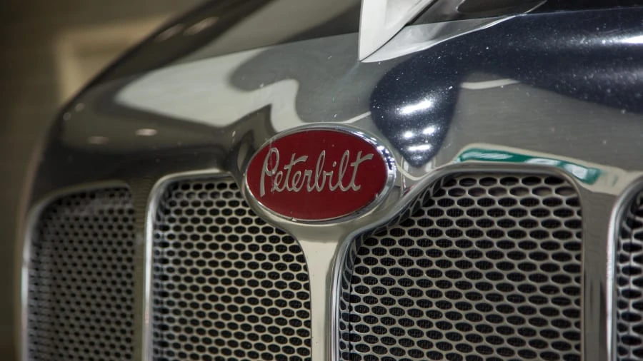 2006 Peterbilt - Image 3 of 3