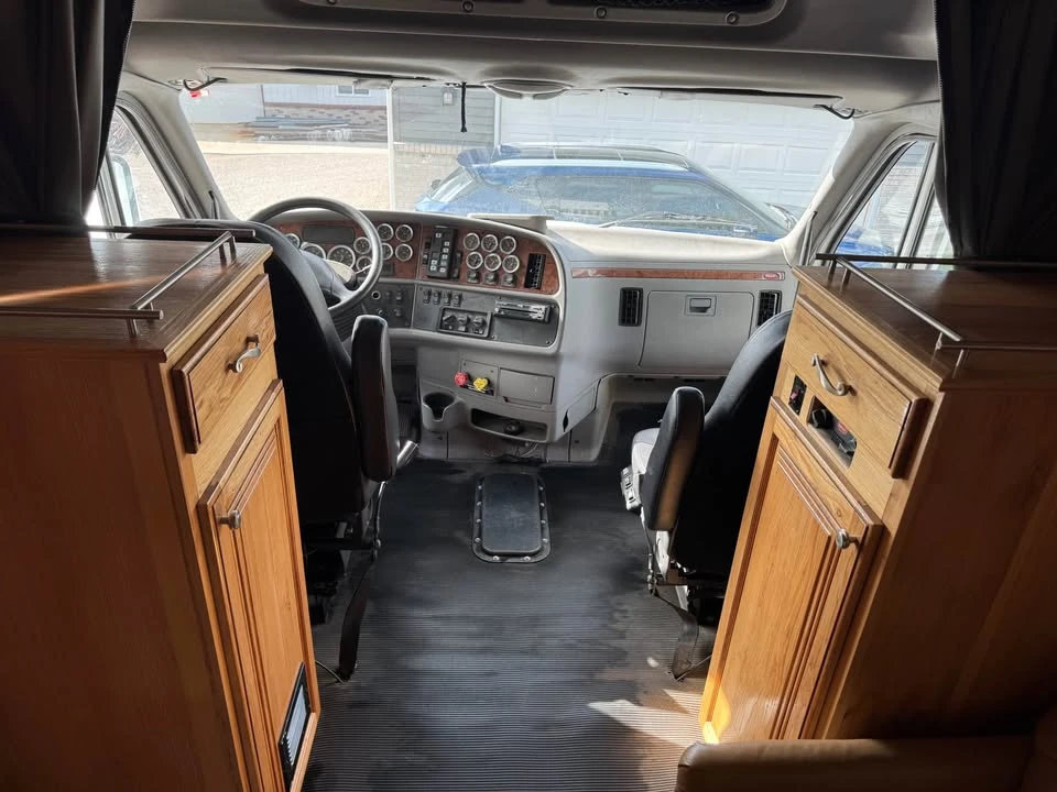 2006 Peterbilt - Image 13 of 14