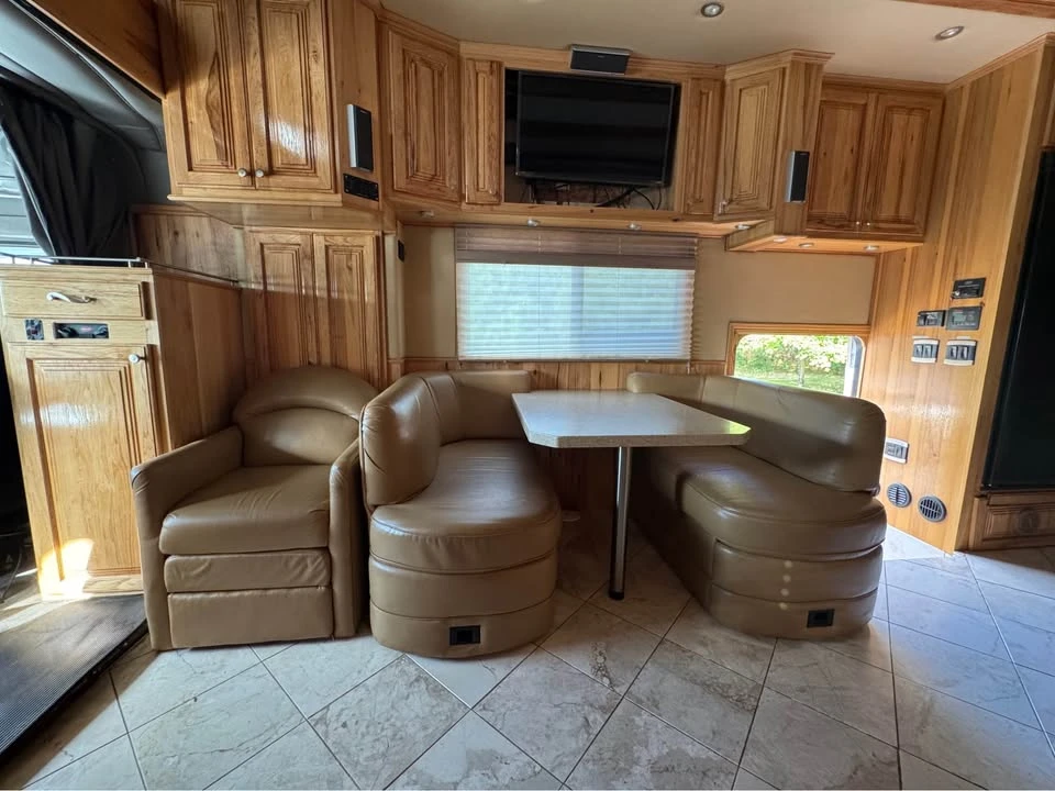 2006 Peterbilt - Image 10 of 14