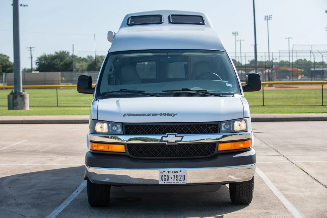 2006 Chevrolet Express - Image 9 of 31